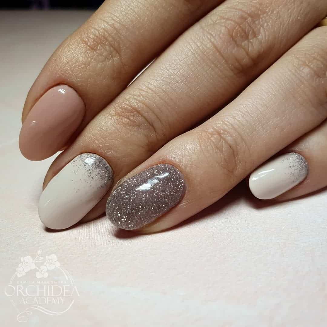 Natural Nail Designs With Glitter