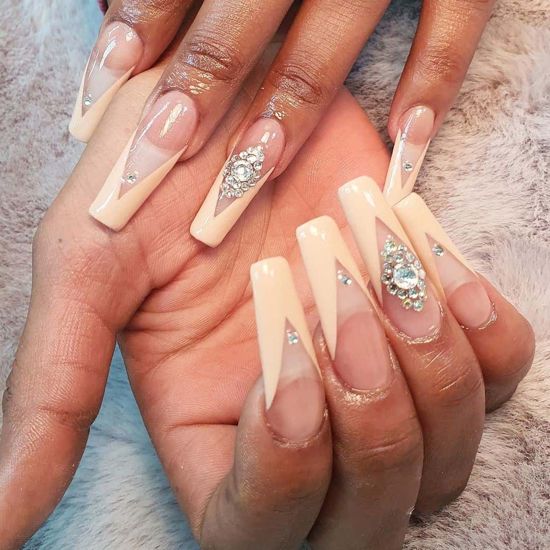 Nude Cute Nail Designs With Diamonds