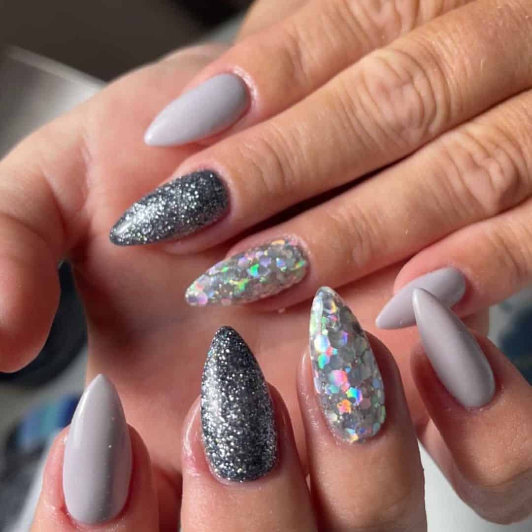 Oval Silver & Formal Winter Nails