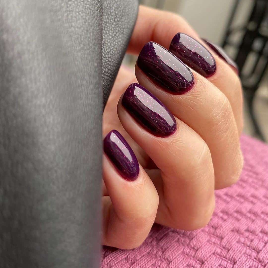 Short Coffin Burgundy Nails