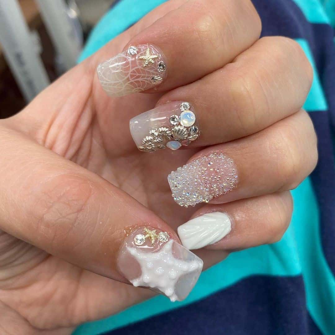 Short White Nail Designs With Diamonds