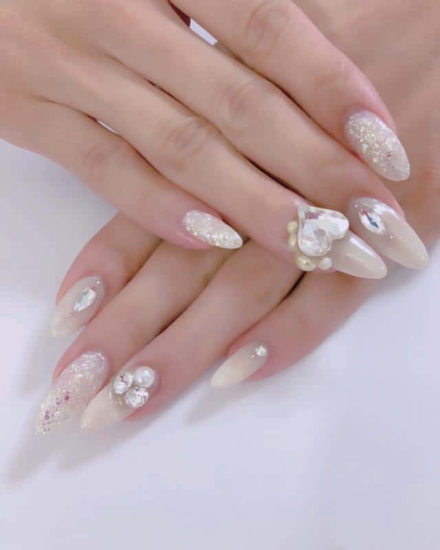 50 Heart Nail Art Ideas That Feeling Romantic 20 White 3D Hearts