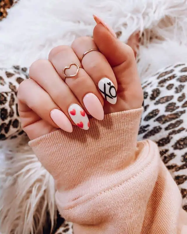 50 Heart Nail Art Ideas That Feeling Romantic 42 XoXo, You Know You Love Hearts