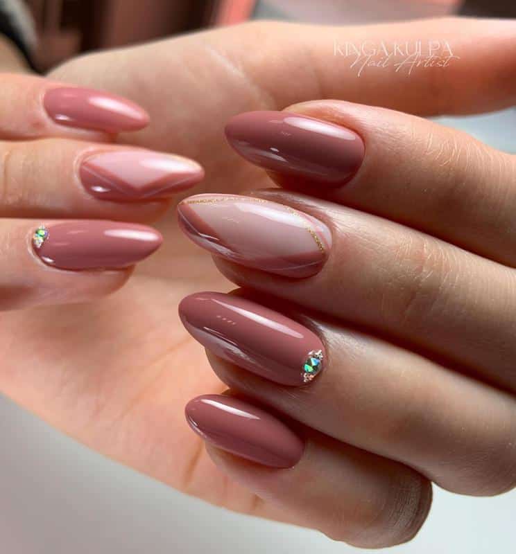 19 Complete Nail Shape Chart 2022(Styles, Sizes and Variations) 11 Almond Nail Shape