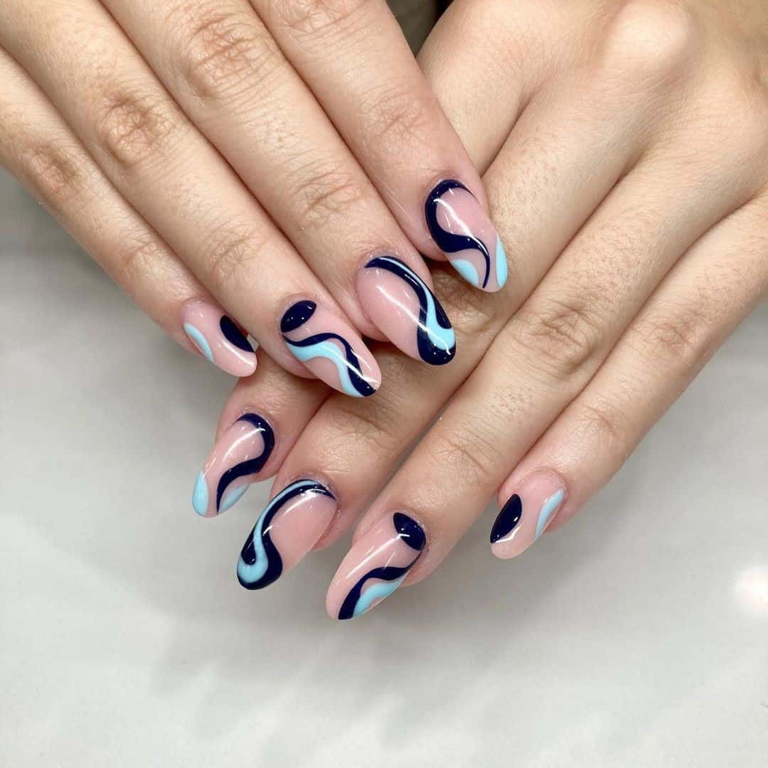 Blue Manicure With Lines