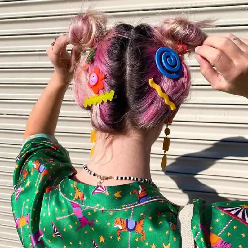30 Claw Clip Hairstyles That Will Make You Look Stunning 27 Crazy And Youthful Hair Claw Clips
