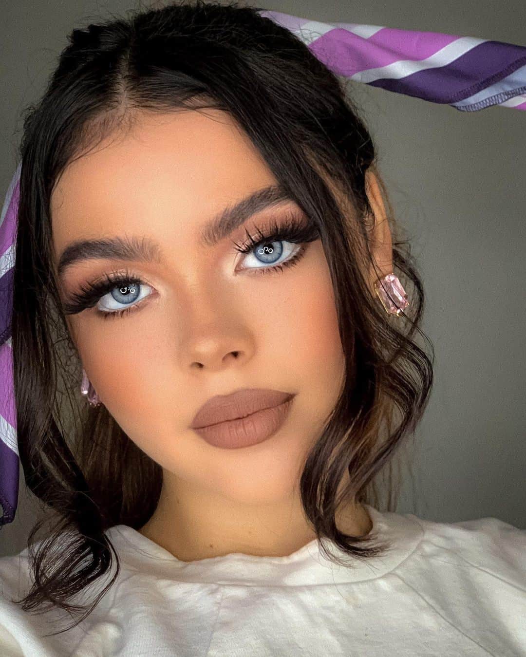 Top 30 Makeup Tips For A Round Face (Simple, Neutral & Everyday) 15 Glamorous Everyday Makeup