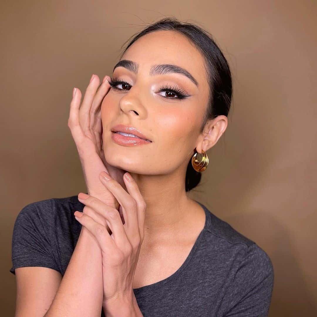 Top 30 Makeup Tips For A Round Face (Simple, Neutral & Everyday) 5 Makeup Look Cat Eye