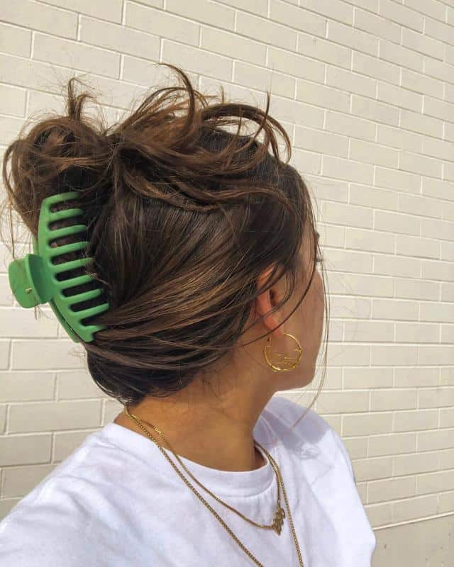 30 Claw Clip Hairstyles That Will Make You Look Stunning 8 Messy But Sassy Hair