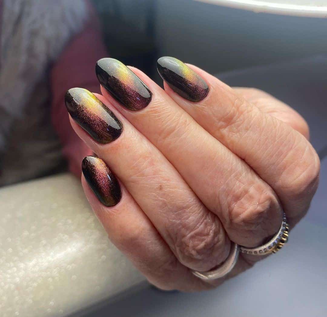 Oval Cute Cat Eye Manicure