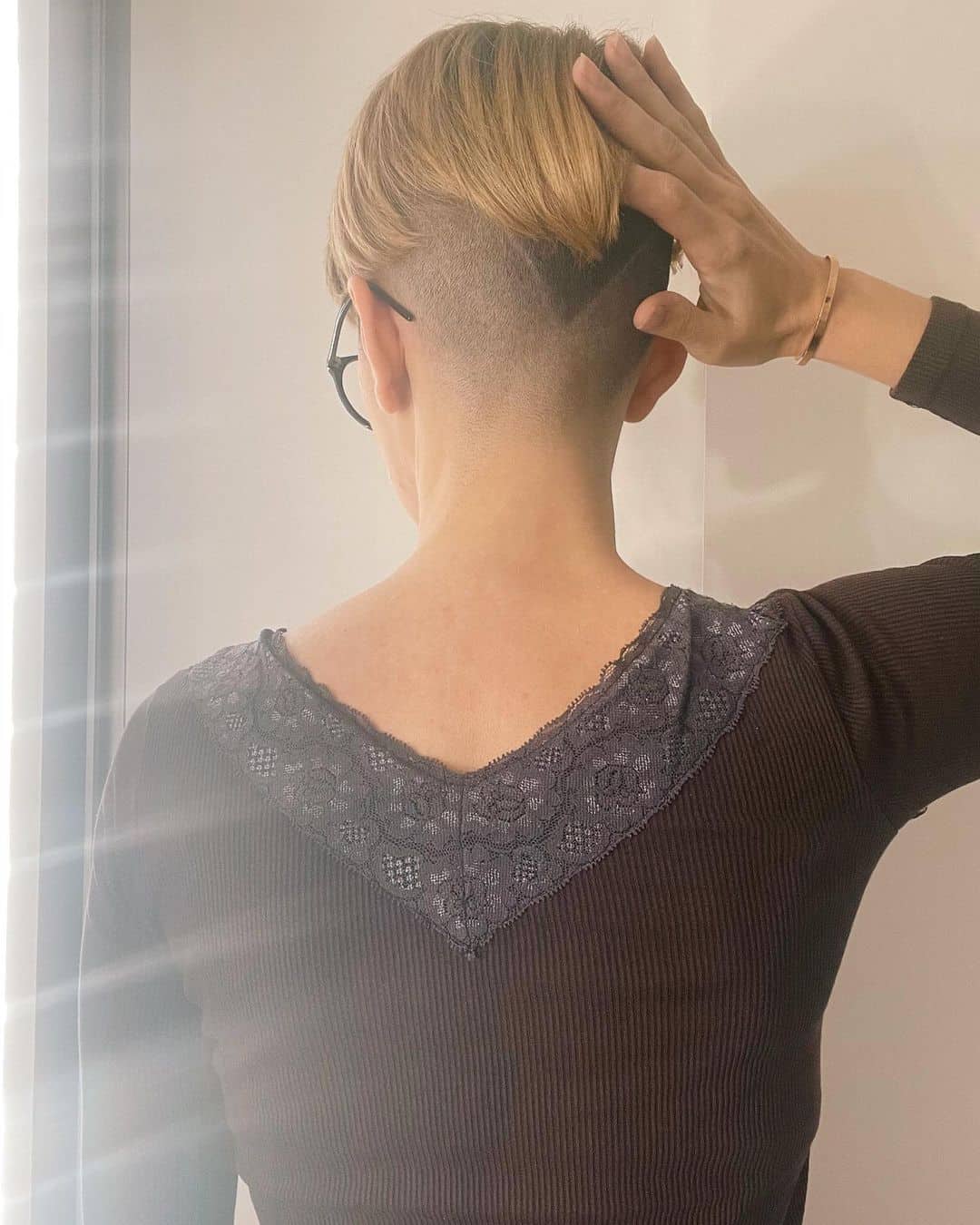 33 Perfect Pixie Cuts For Round Face That You Will Adore (2022 Version) 28 Pixie Hairstyle With Undercut