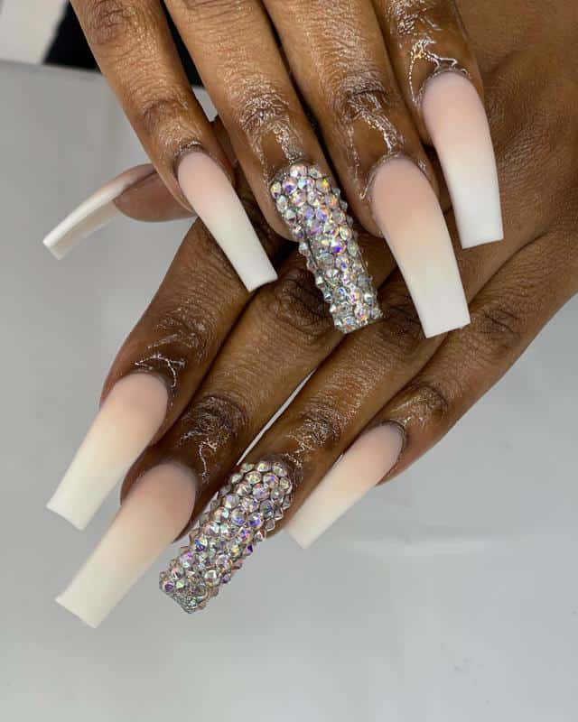 32 Elegant Nail Design With Rhinestones (2022 Version)