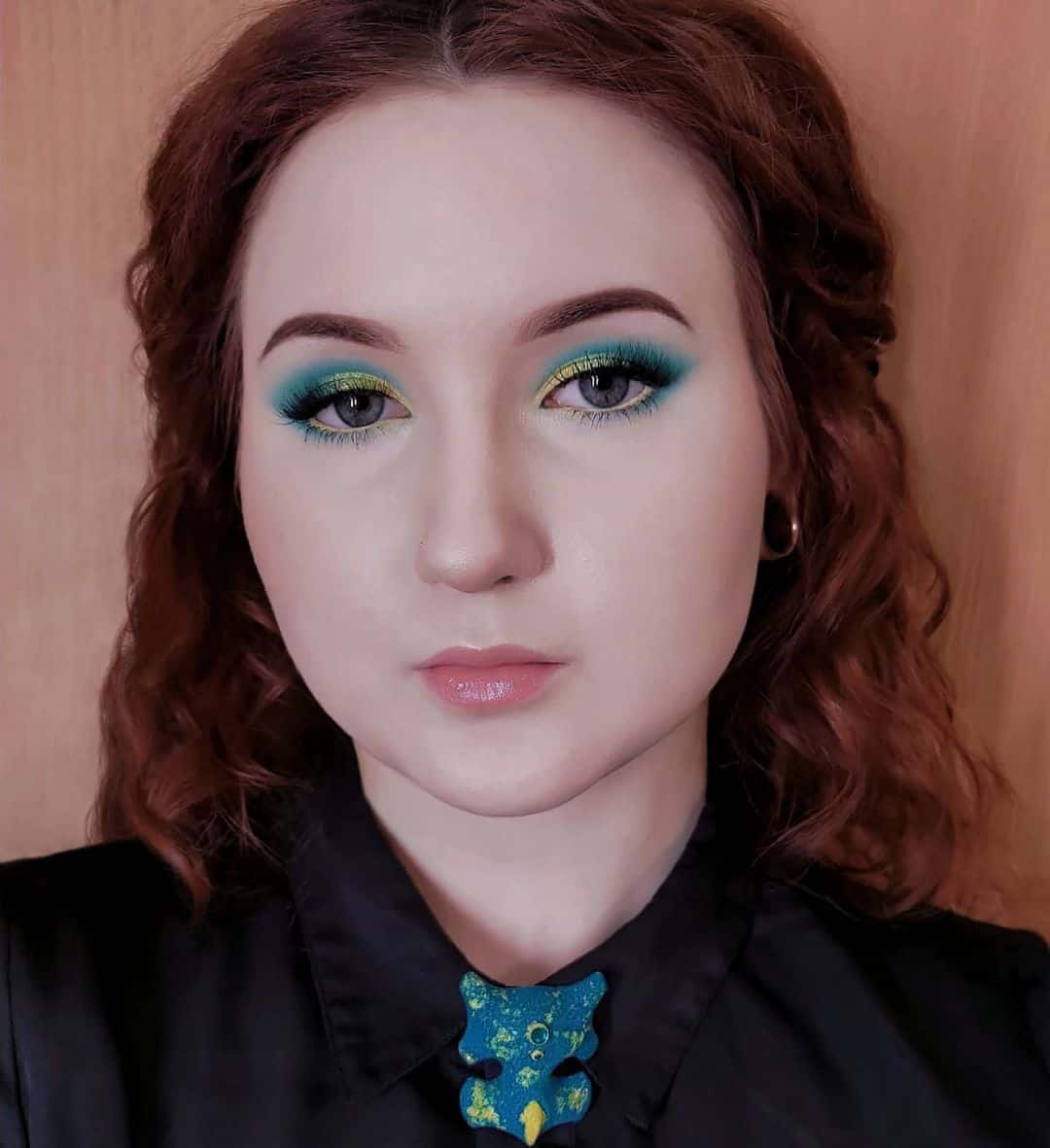 Top 30 Makeup Tips For A Round Face (Simple, Neutral & Everyday) 2 Round Face Makeup Tips FAQ