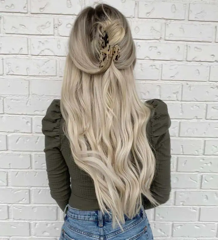 30 Claw Clip Hairstyles That Will Make You Look Stunning 14 Side-By-Side Bun Style