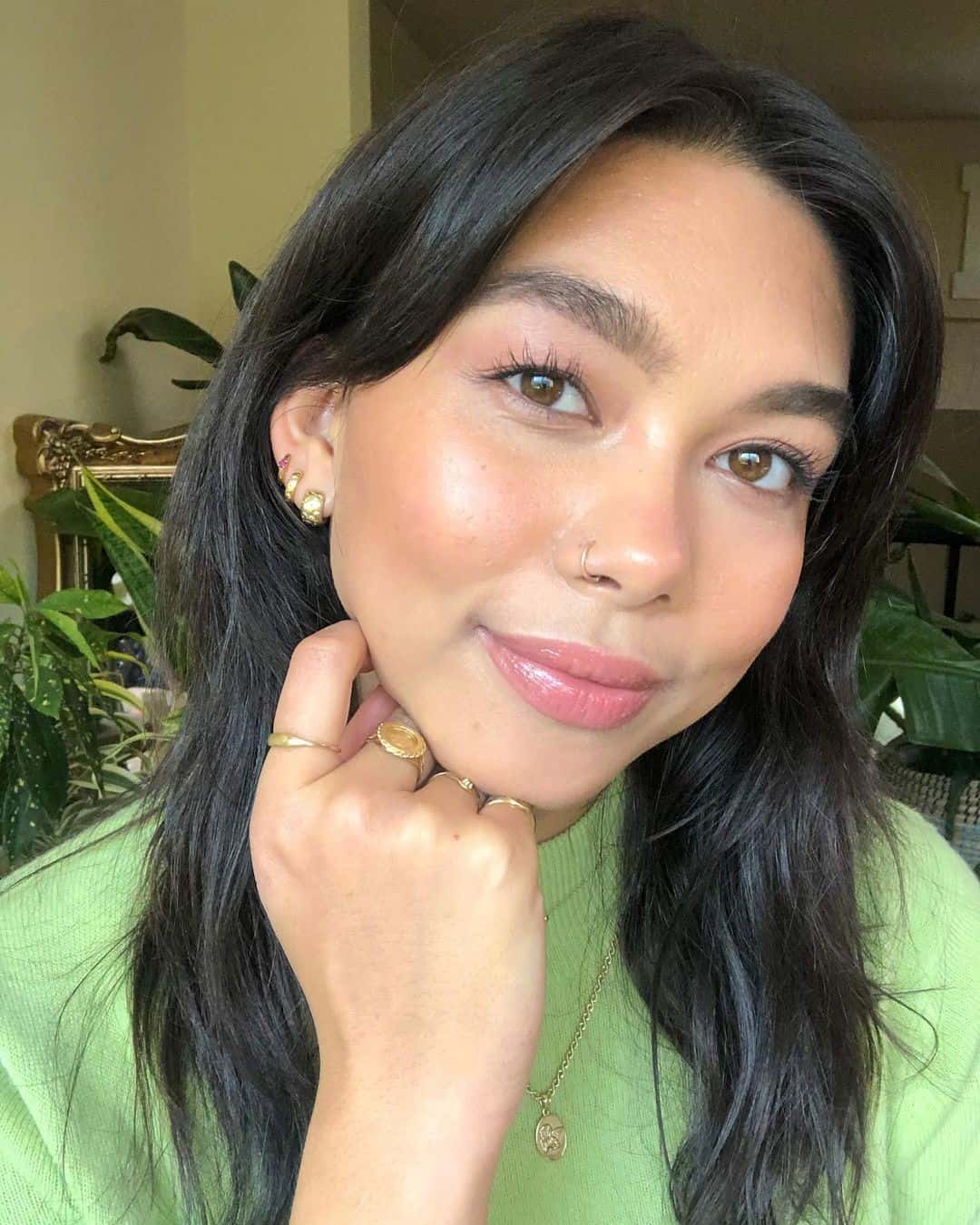 Top 30 Makeup Tips For A Round Face (Simple, Neutral & Everyday) 3 Simple Makeup For Round Face