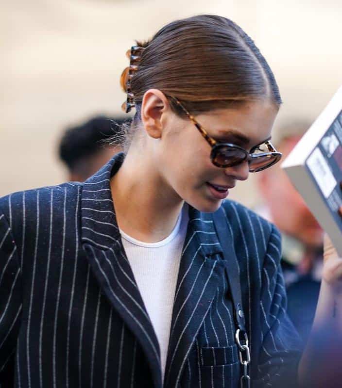 30 Claw Clip Hairstyles That Will Make You Look Stunning 7 Slicked Back Hairstyle