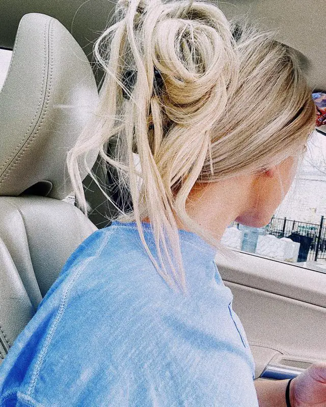 30 Claw Clip Hairstyles That Will Make You Look Stunning 15 Sunday Vibe Hairstyle