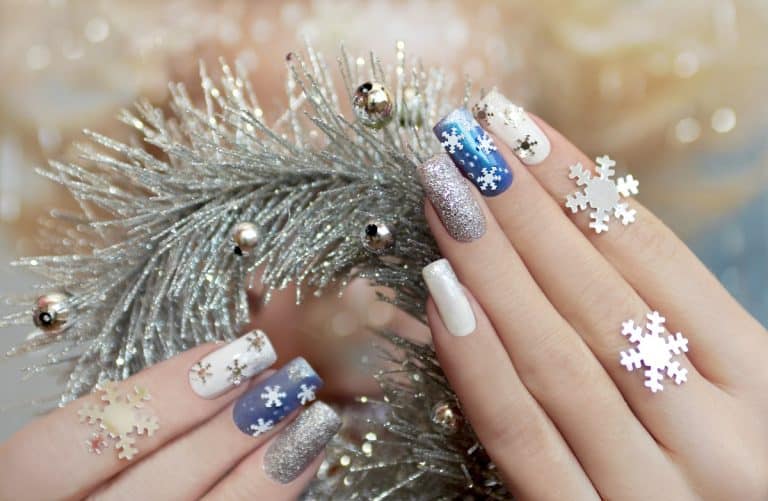 35 Elegant Christmas Acrylic Nail Design Ideas 2022