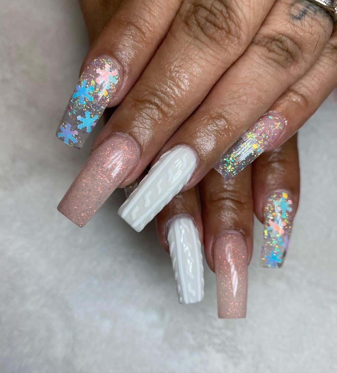 35 Elegant Christmas Acrylic Nail Design Ideas 2022 6 Christmas Acrylic Nails Coffin Manicure