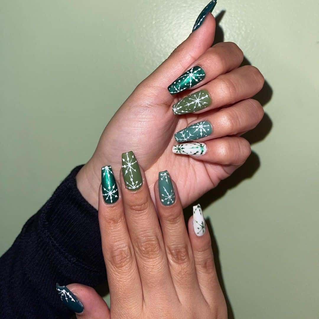 Christmas Acrylic Nails Green Ombre