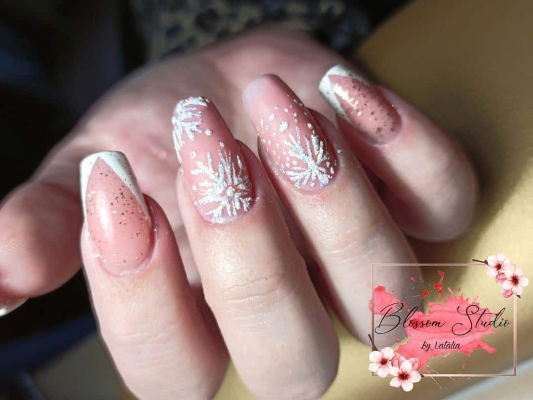 35 Elegant Christmas Acrylic Nail Design Ideas 2022 26 Formal Nude Christmas Acrylic Nail Design