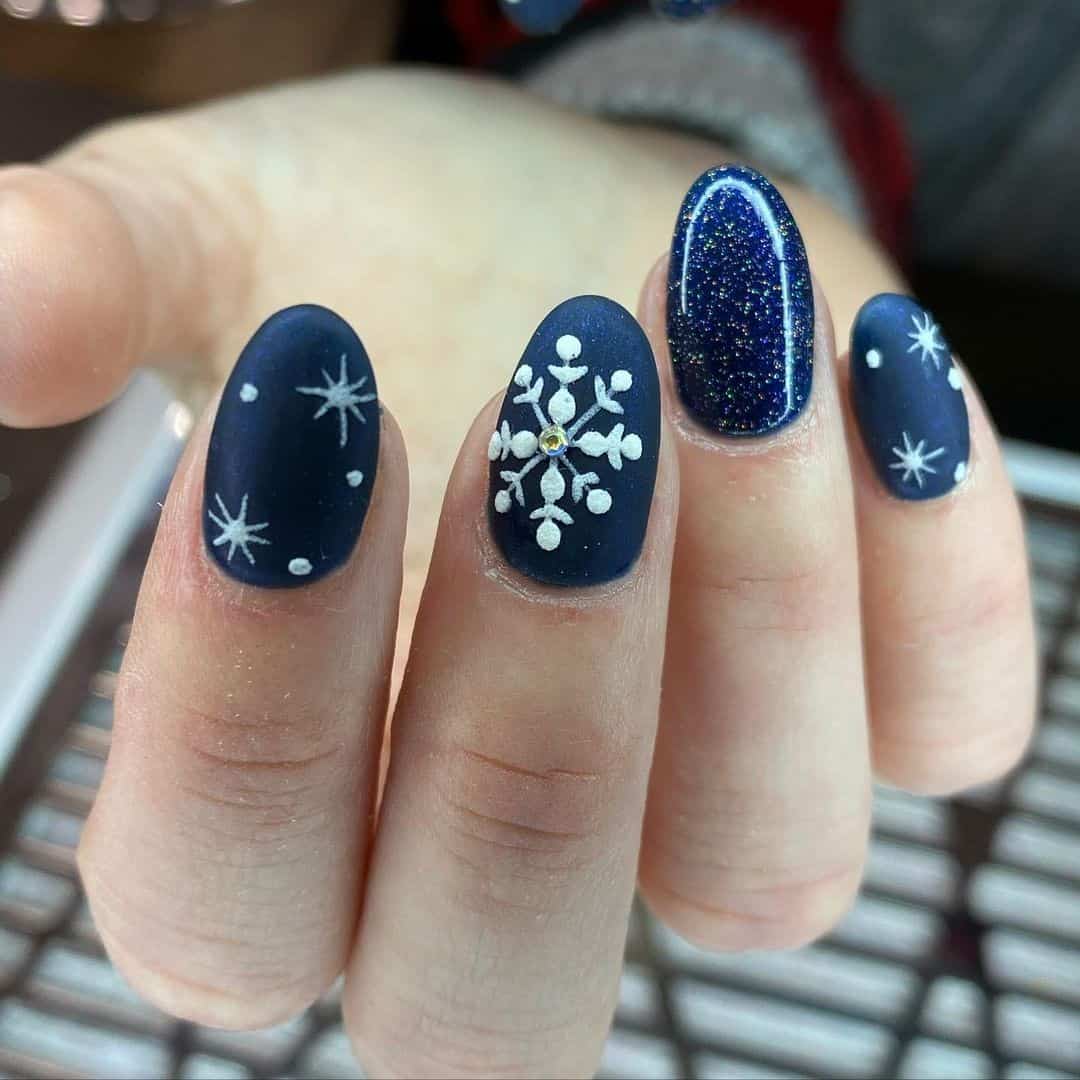Oval Blue Christmas Nails