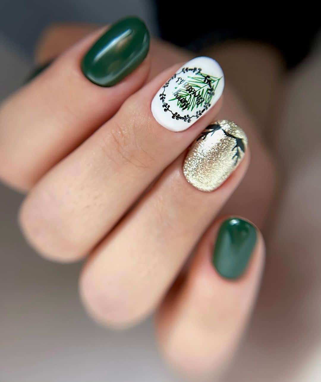 Top 31 Gorgeous Short Christmas Nail Design Ideas 21 Oval Nails Short Design