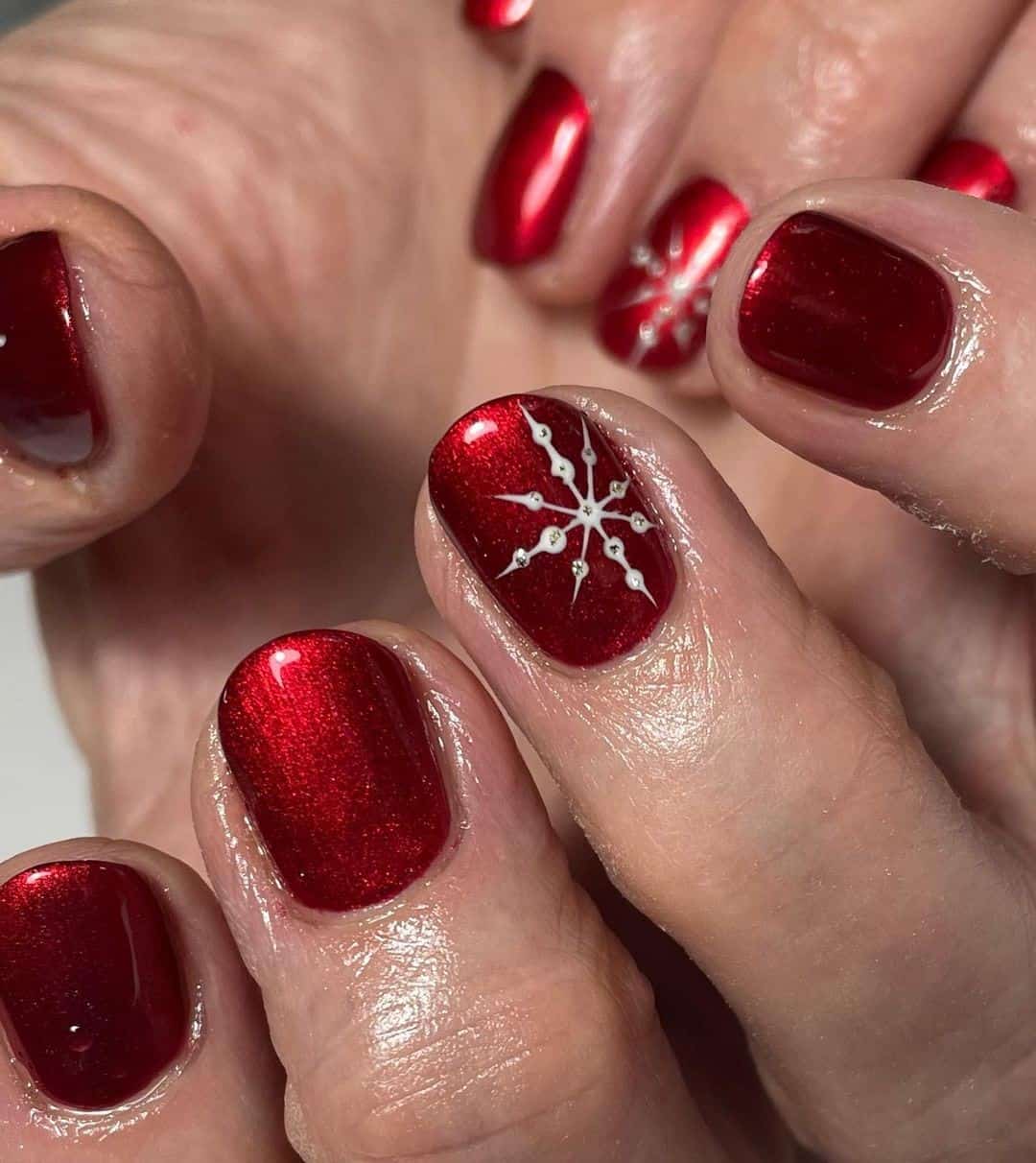 Oval Red Christmas Nails