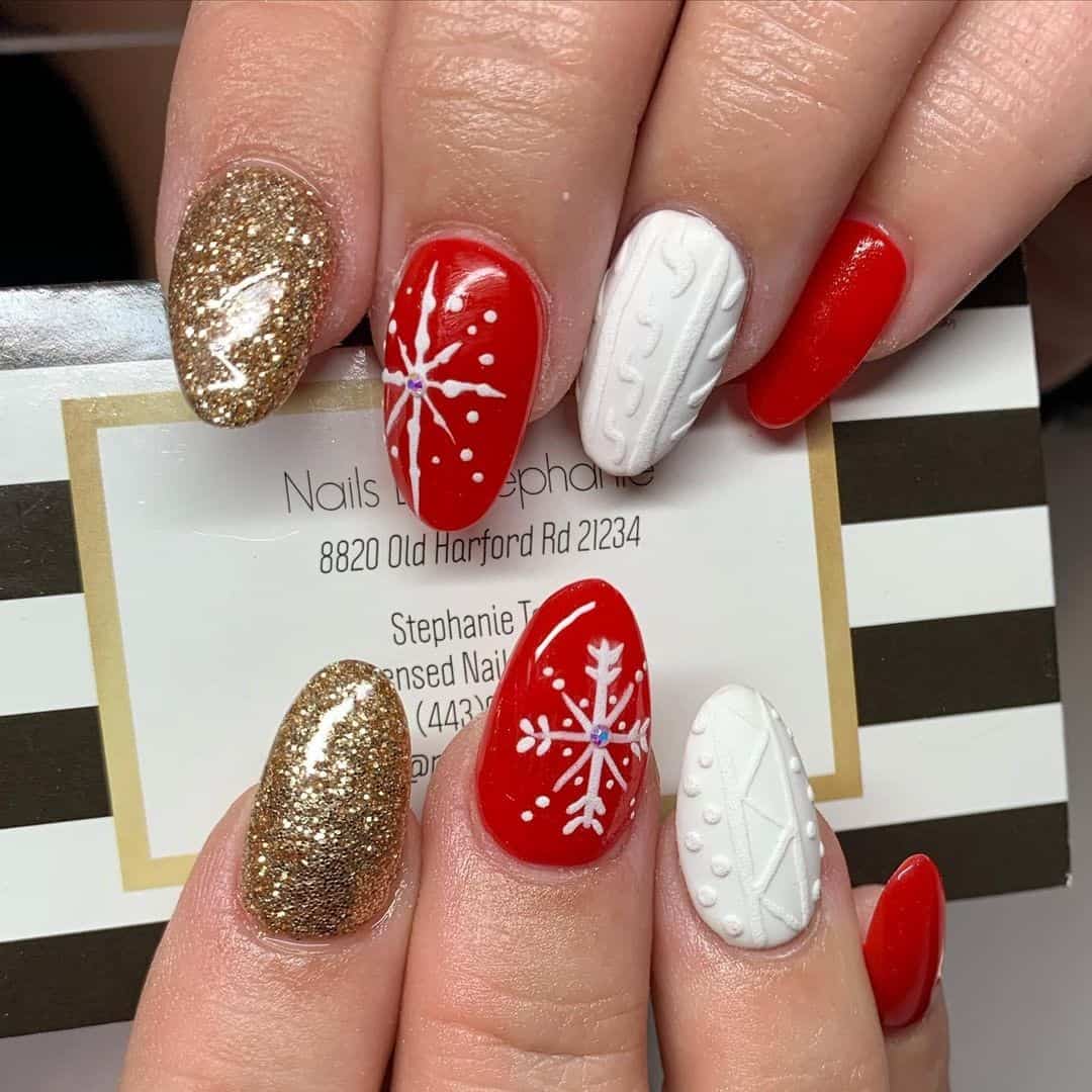 Red & Gold Short Christmas Nails