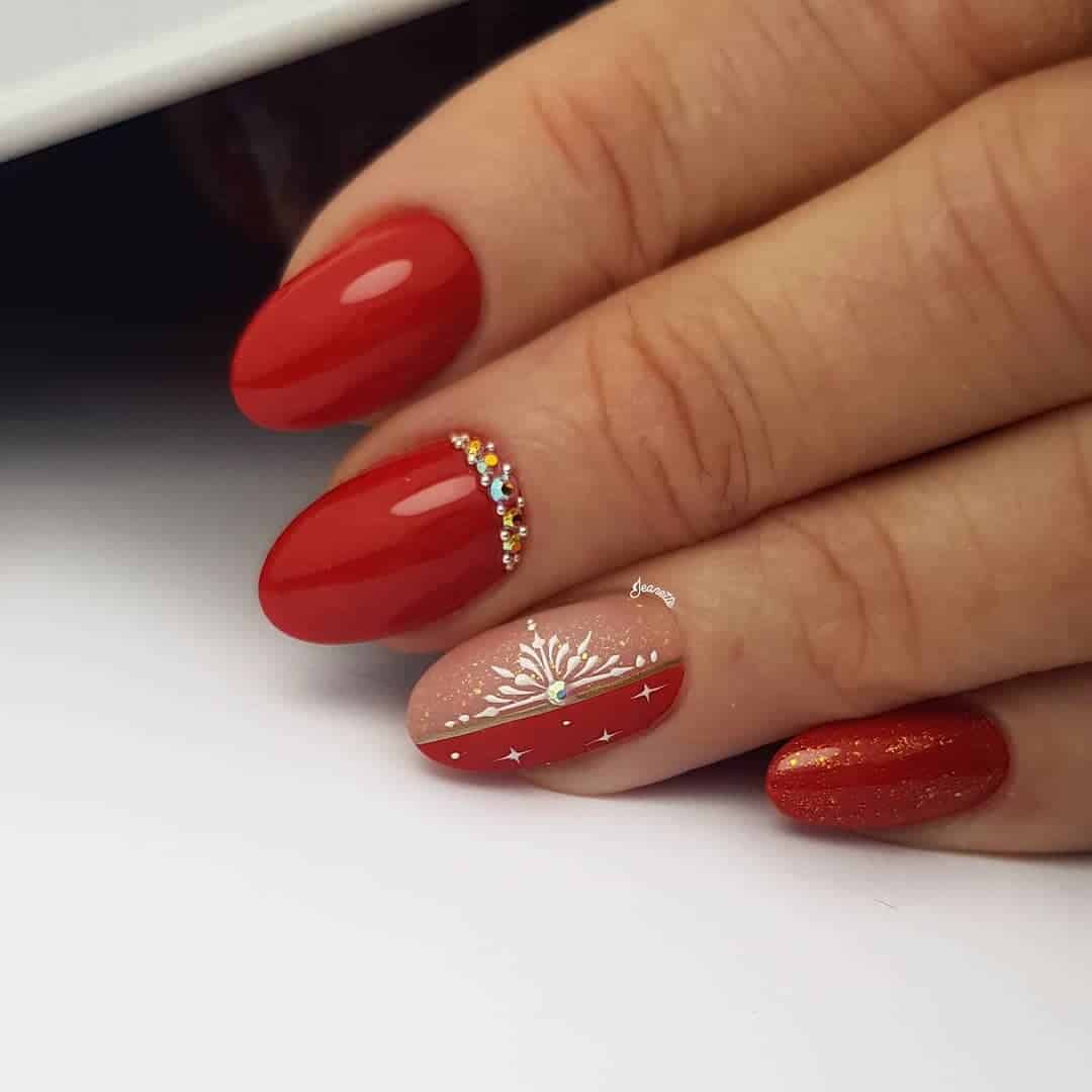 Short Natural Red Christmas Nails