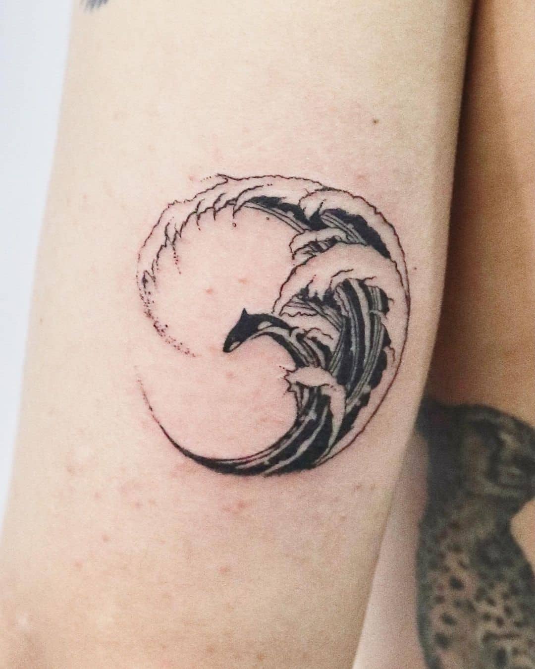 Top 37 Gorgeous Circle Tattoo Design Ideas 2022 (Small, Big, Black, Colorful) 23 Wave Circle Tattoo